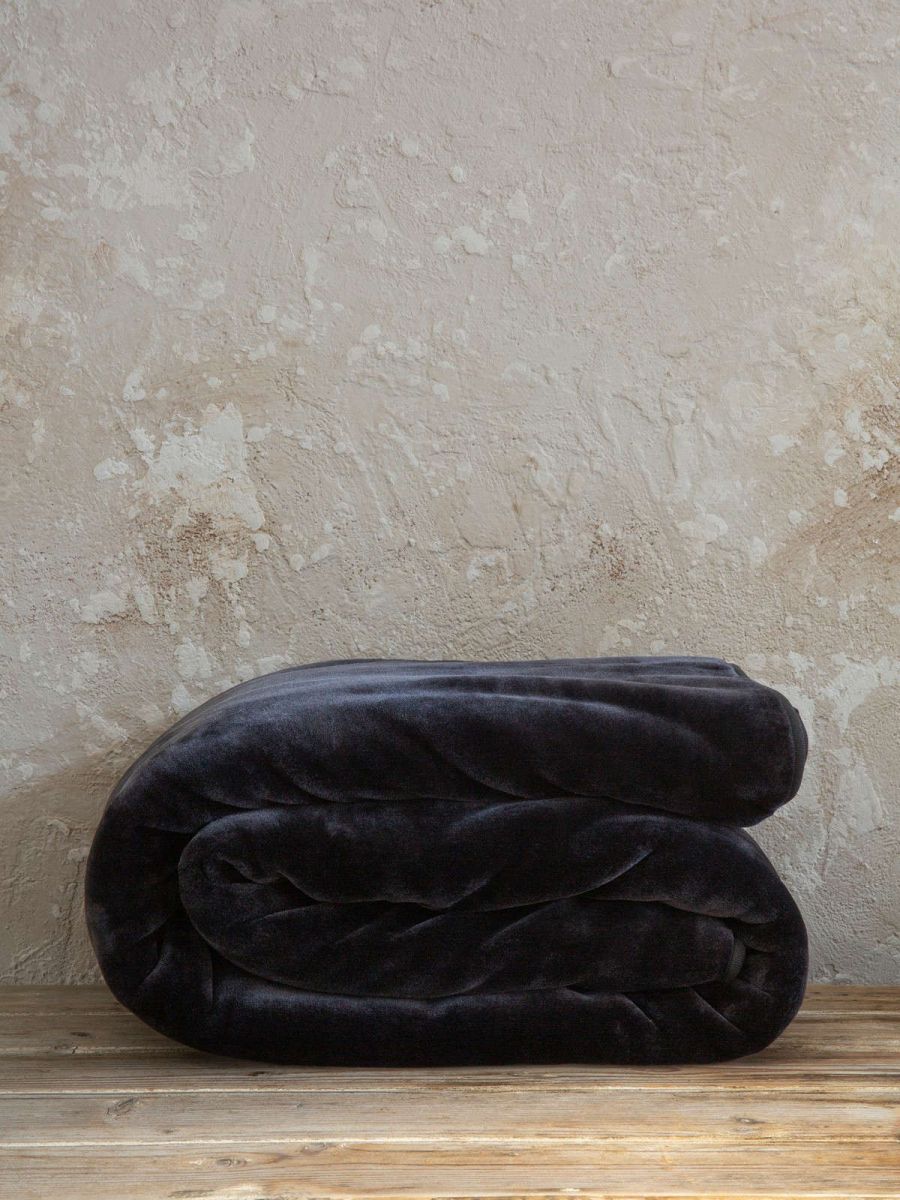 Κουβέρτα βελουτέ υπέρδιπλη Coperta black nima