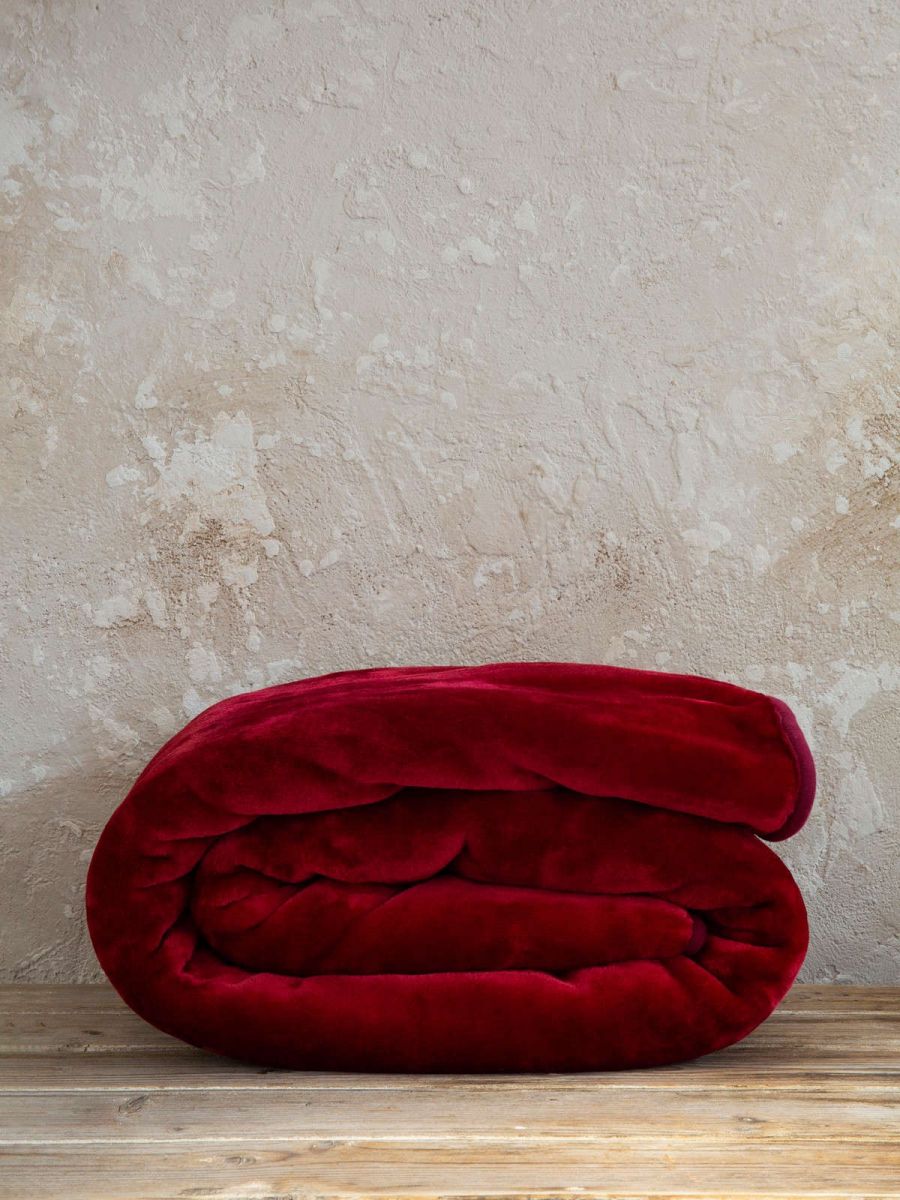 Κουβέρτα βελουτέ υπέρδιπλη Coperta ruby red nima